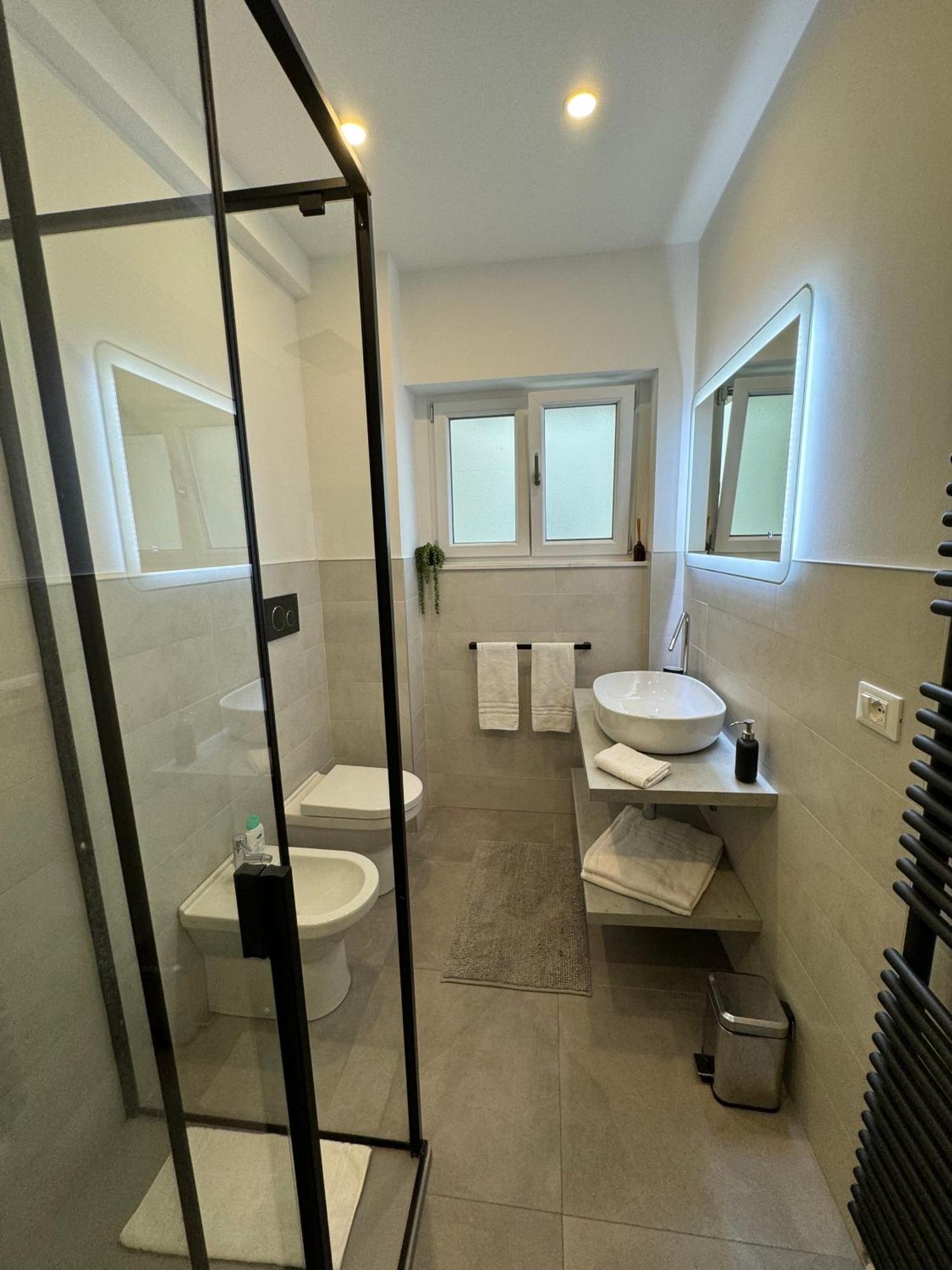 Maison Floran Appartamento In Centro A Triëst Buitenkant foto