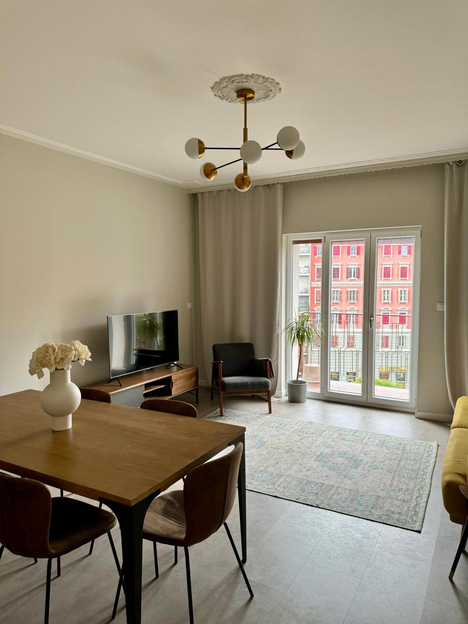 Maison Floran Appartamento In Centro A Triëst Buitenkant foto